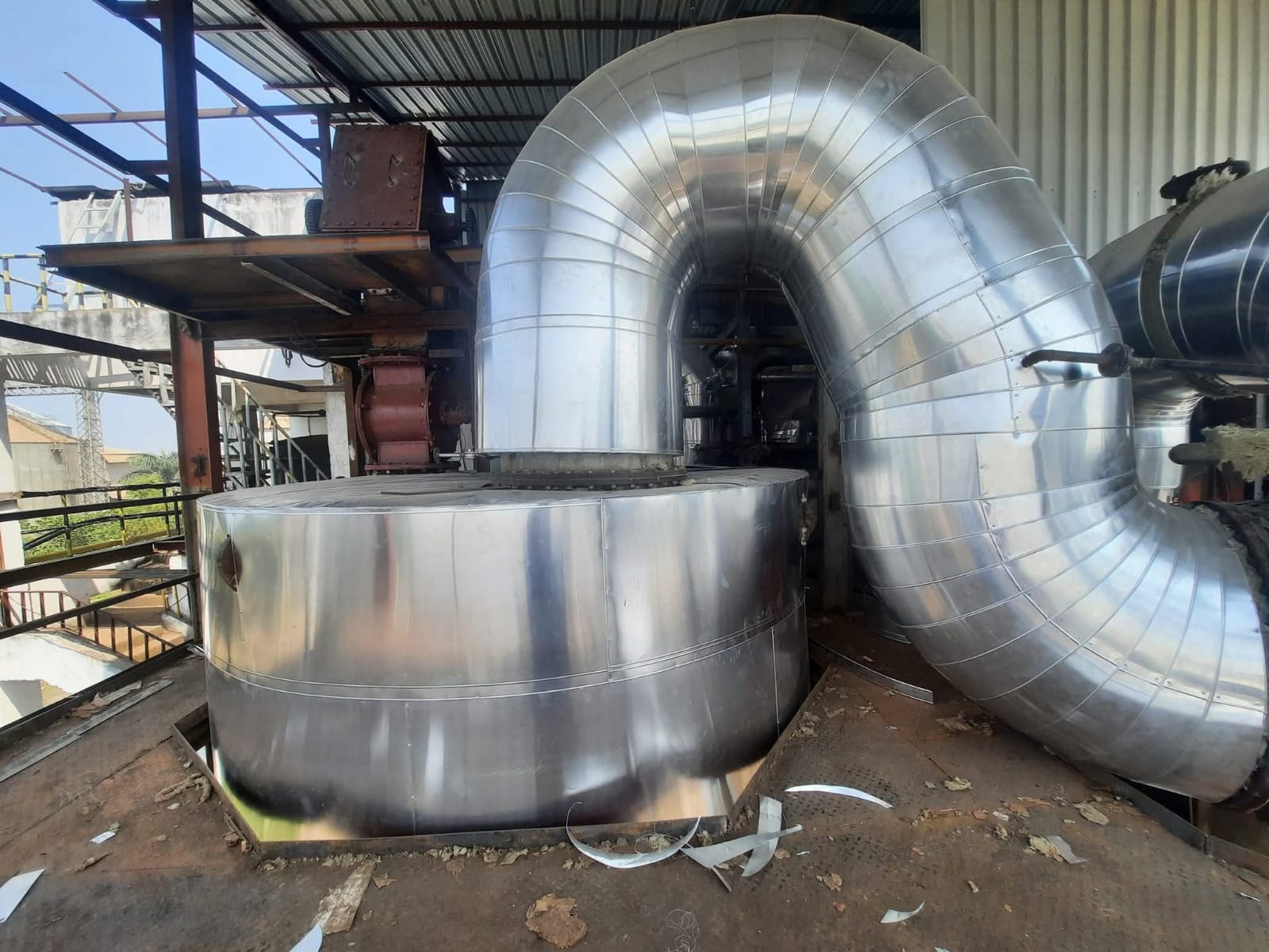 Industrial hot and cold insulation crew